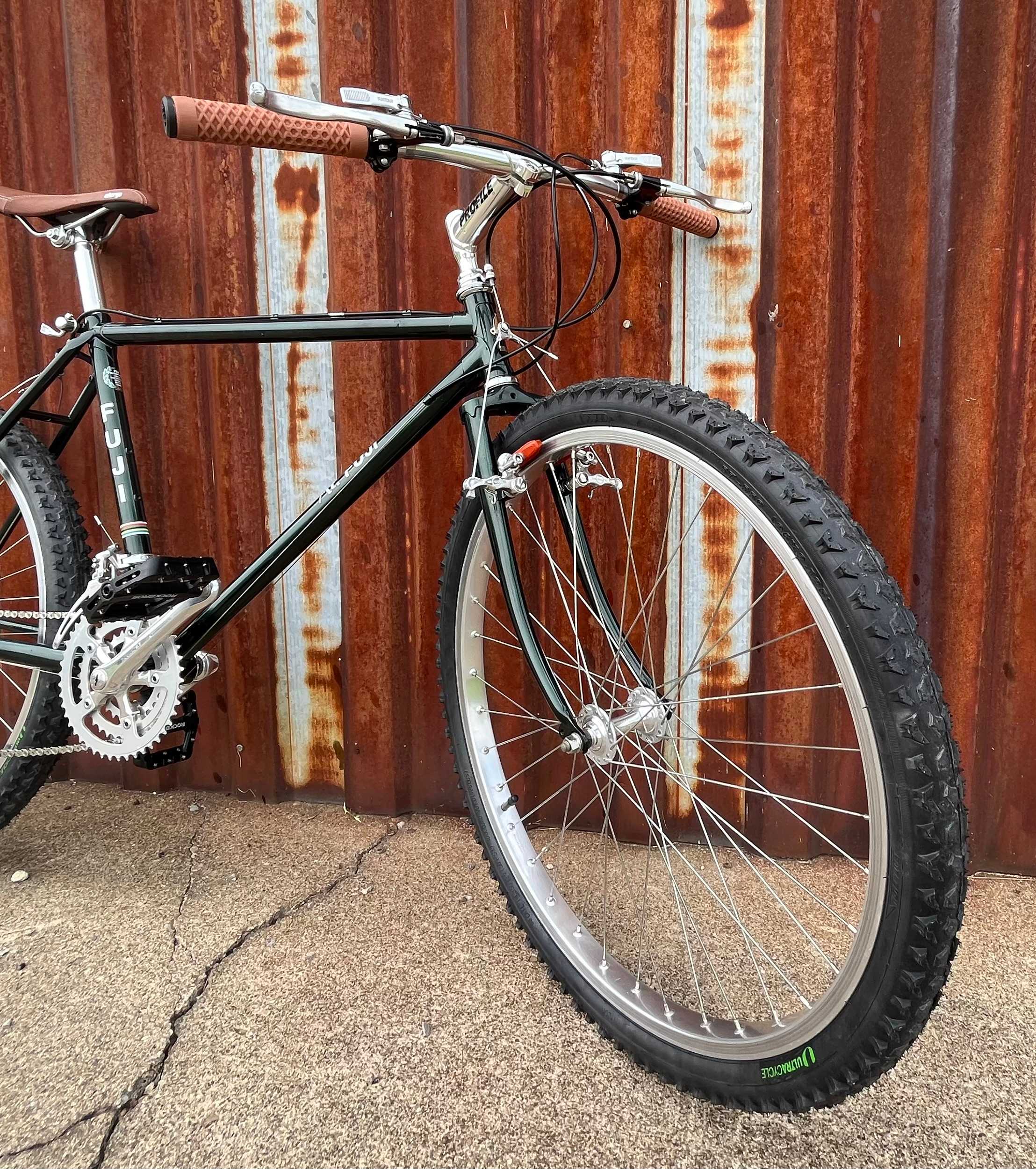 Vintage fuji best sale mountain bike